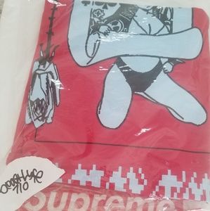 🔥SUPREME - Queen Tee - NWT